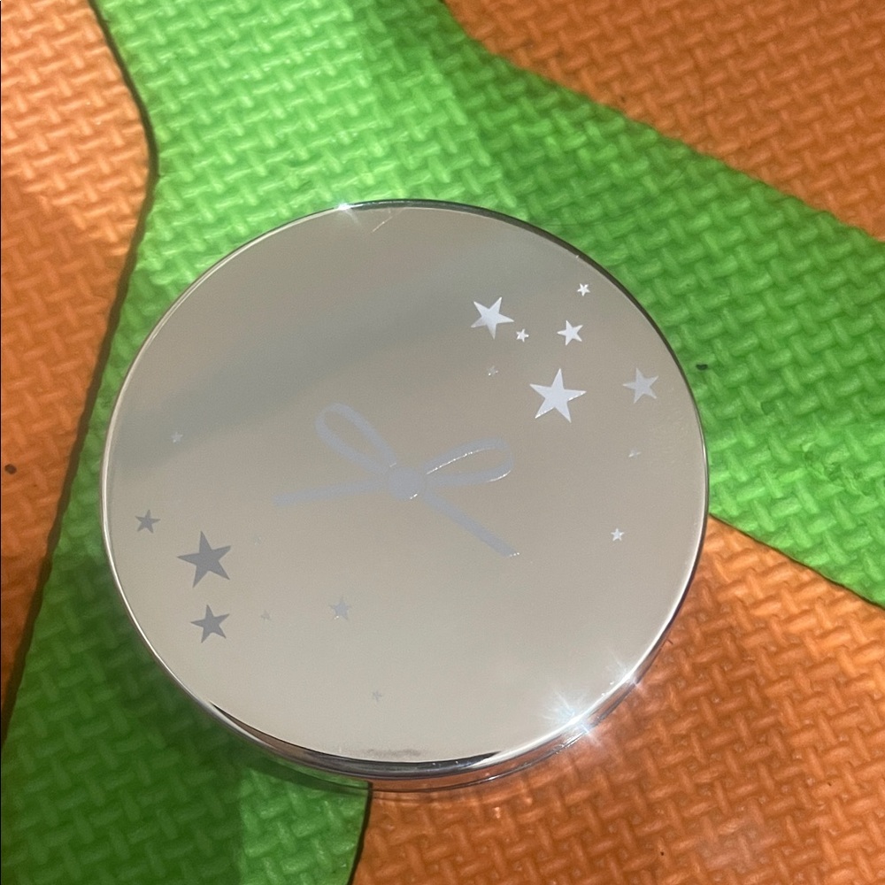 Ciaté London Extraordinary Translucent Setting Powder - Picture 2 of 3